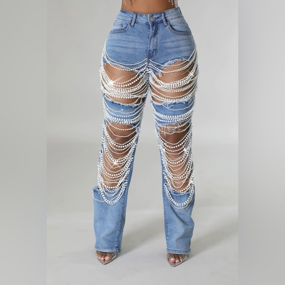 Distressed jeans - Picture 1 of 3